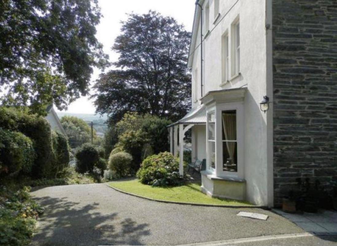 House Of Brohedyn Apartman Newcastle Emlyn Kültér fotó
